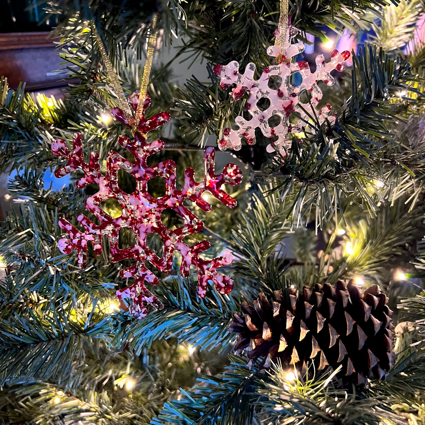 studioTica® Glass Snowflake - Fireball